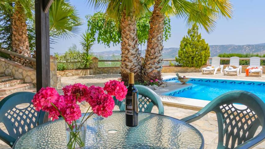 Chalet para 16 personas, con balcón/terraza además de jacuzzi y piscina en Sierras Subbéticas - 4