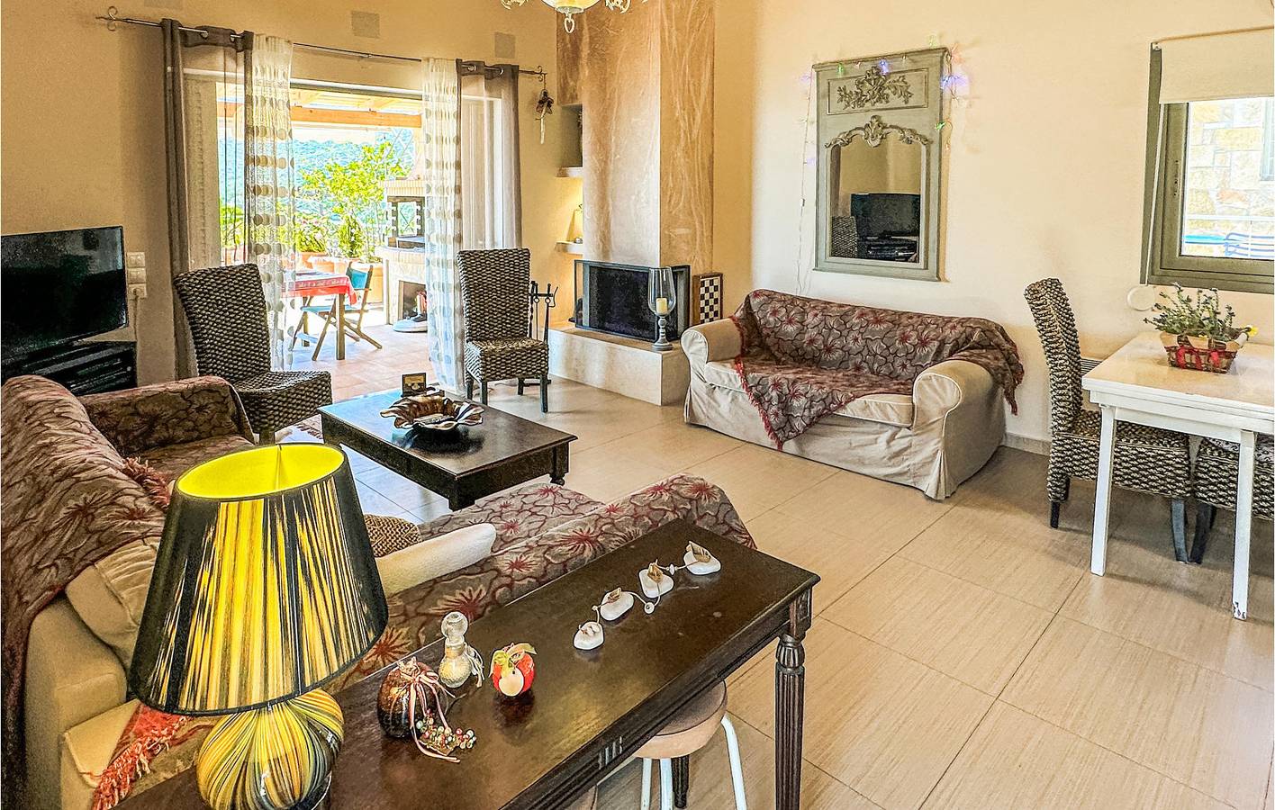Apartment mit Meerblick, Terrasse und WiFi, 2 km zum Strand in Xiropigado, Kynouria