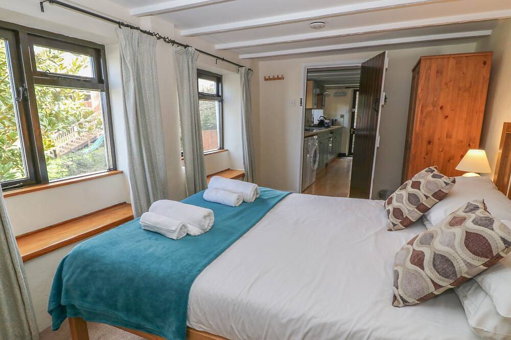 Springfield Cottage, family friendly, with a garden in Bideford in Bideford, Devon