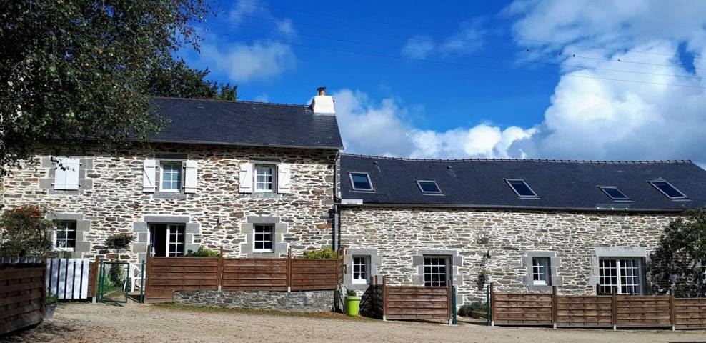 Location de vacances pour 4 personnes, avec vue et jardin, animaux acceptés à Lopérec - 4