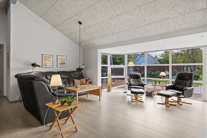 Schönes Ferienhaus mit Whirlpool, Sauna und großem Grundstück   in Kongsmark, Rømø