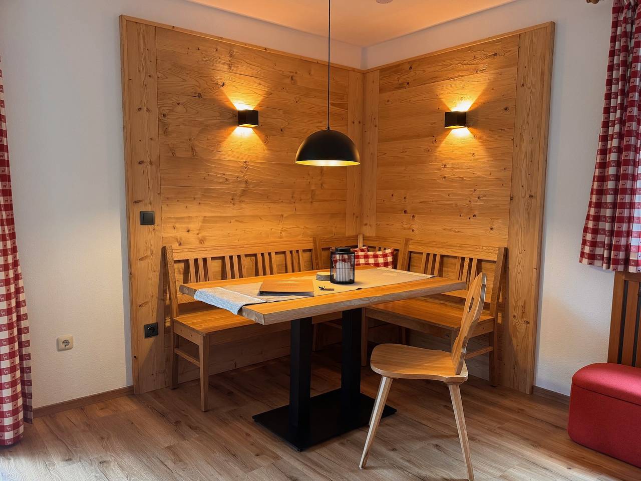 Ολόκληρο το διαμέρισμα, Apartment 'Appartement Ammerheimat' with Mountain View, Shared Terrace and Wi-Fi in Oberammergau, Bavarian Alps