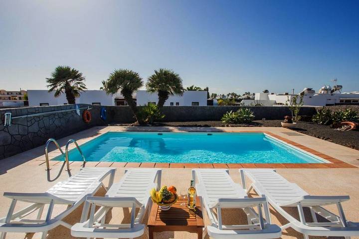 Chalet para 4 personas, con vistas además de piscina y terraza en Lanzarote - 2