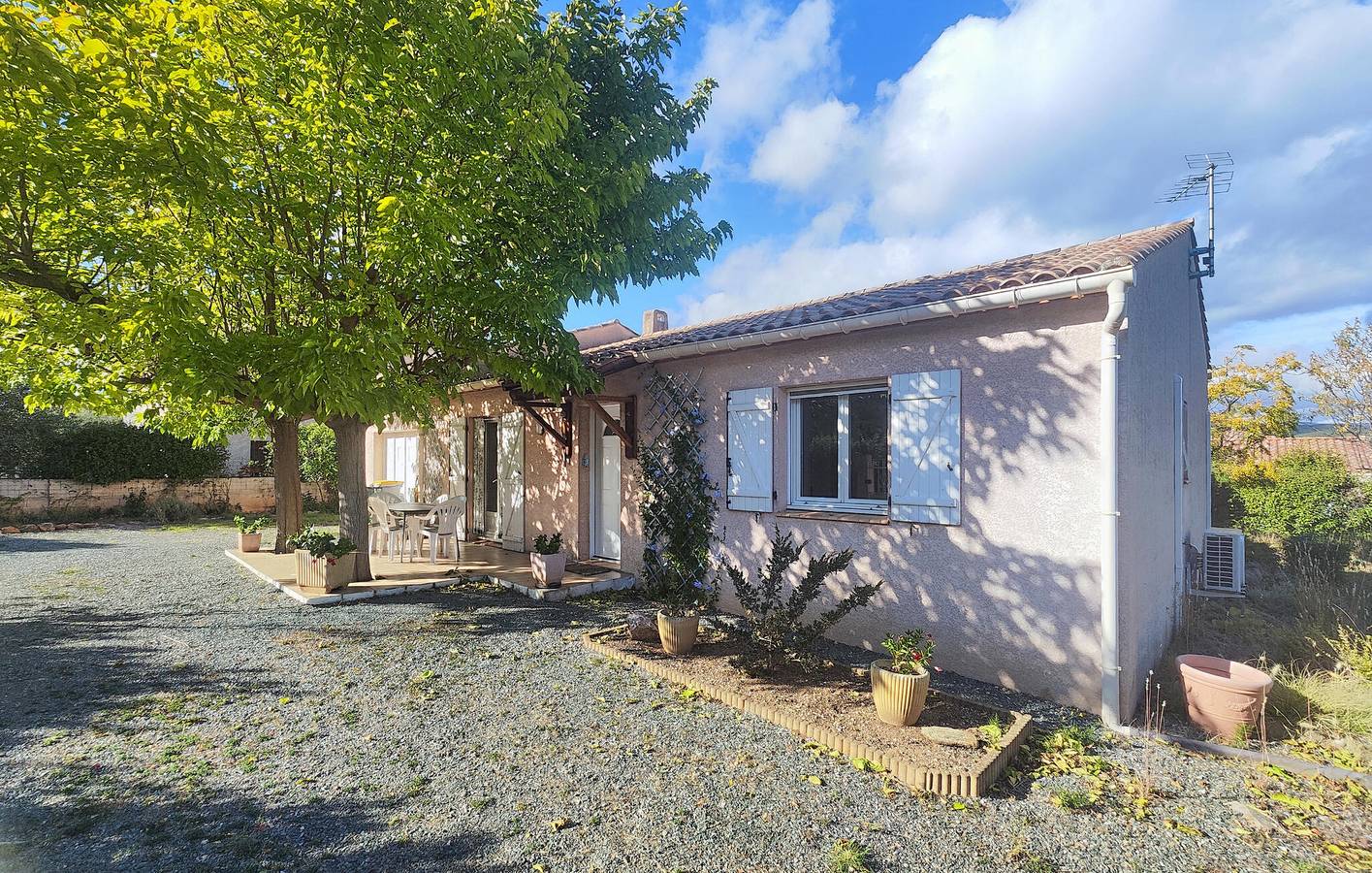 Appartement confortable avec Wi-Fi et parking près de Saint-Chinian in Saint-Chinian, Région de Béziers