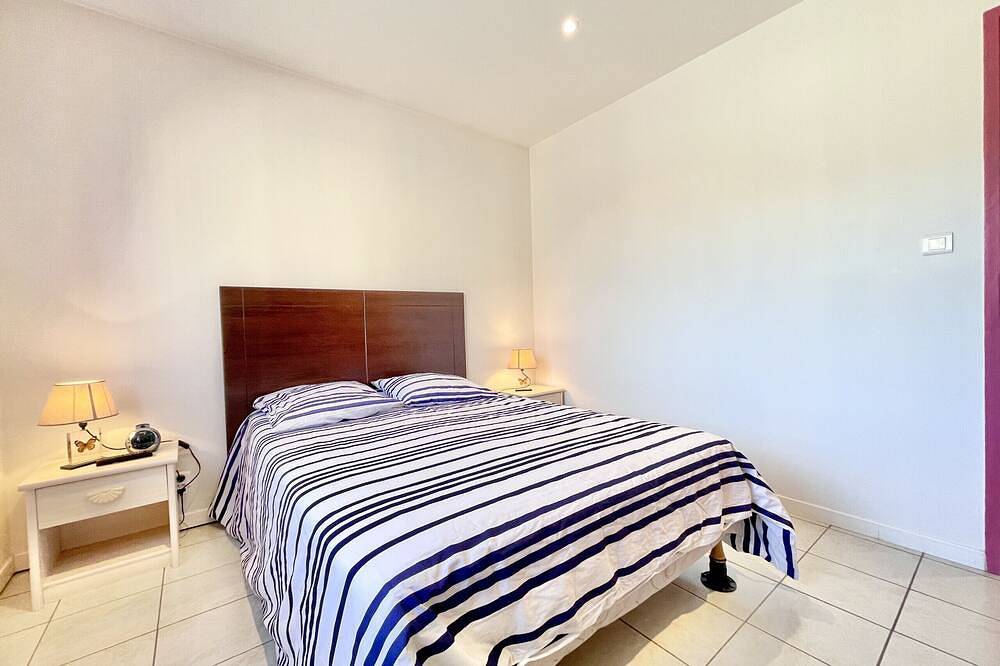 Entire apartment, Athos: Apartment 300 meters from the spa (free parking) in La Vôge-les-Bains, Épinal region