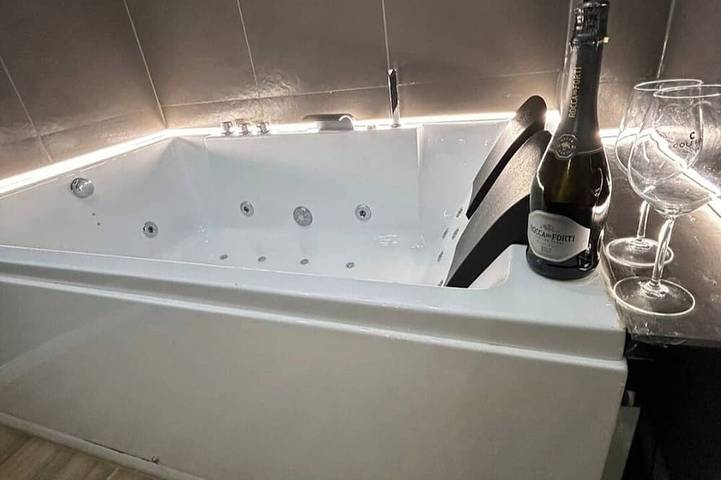 Oasi Suite con Vasca Idromassaggio in Trento, Dolomiti di Fiemme