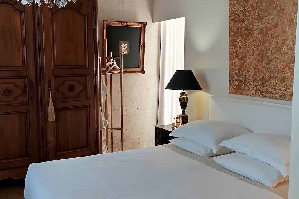 Guest Room \"Echoppe 33 - Bègles, Bordeaux\" with Private Terrace, Wi-Fi & Air Conditioning in Bègles, Bordeaux region