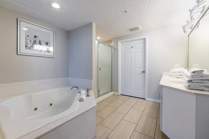 Holiday rental for 4 people, with pool and hot tub as well as garden in Daytona Beach