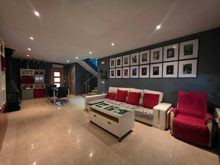 Apartamento para 2 personas, con jardín además de balcón y piscina en Baeza