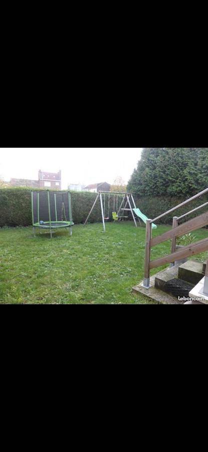 Gîte pour 9 personnes, avec jardin ainsi que terrasse et vue à Faches-Thumesnil