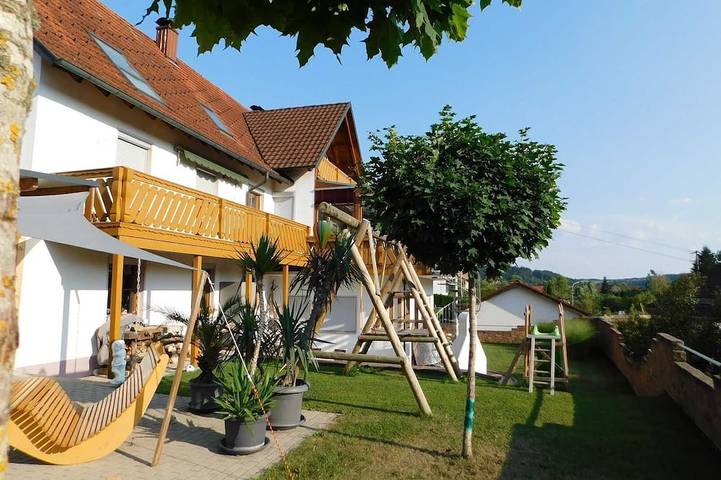 Ferienwohnung für 2 Personen, mit Balkon und Garten - 1