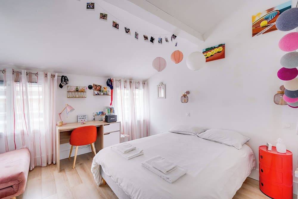 Maison familiale climatisée avec piscine – Bordeaux Caudéran, à 10 min du centre in Caudéran (Bordeaux), Bordeaux