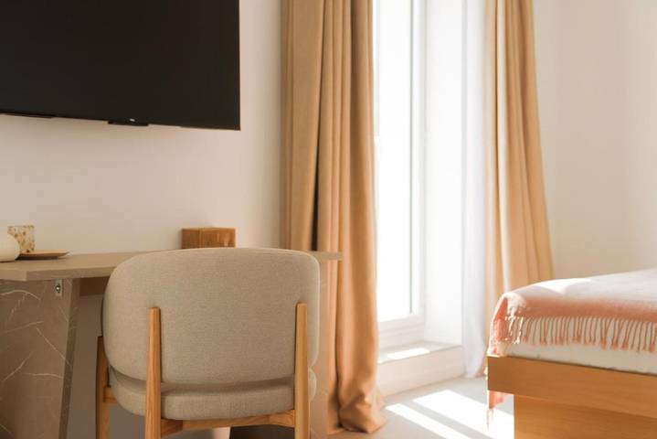 Location de vacances pour 10 personnes, avec vue ainsi que jardin et piscine dans Office de Tourisme de Cagnes sur Mer - 2