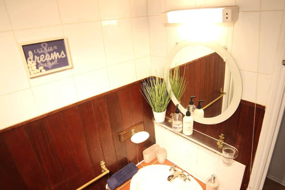 Newly Refurbished Spacious Victorian House in Dartford, Kent