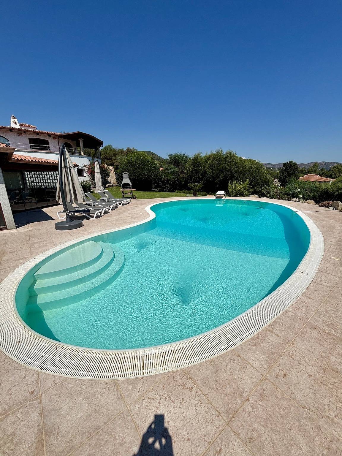 Villa Runcina con vista mare, Wi-Fi e piscina privata in San Teodoro, Olbia-Tempio