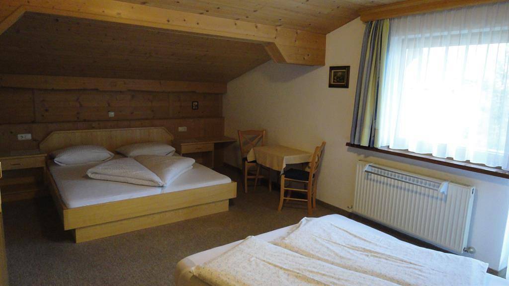 Ganze Ferienwohnung, Apartment/3 Schlafräume/Dusche, Wc in Finkenberg, Zillertaler Alpen