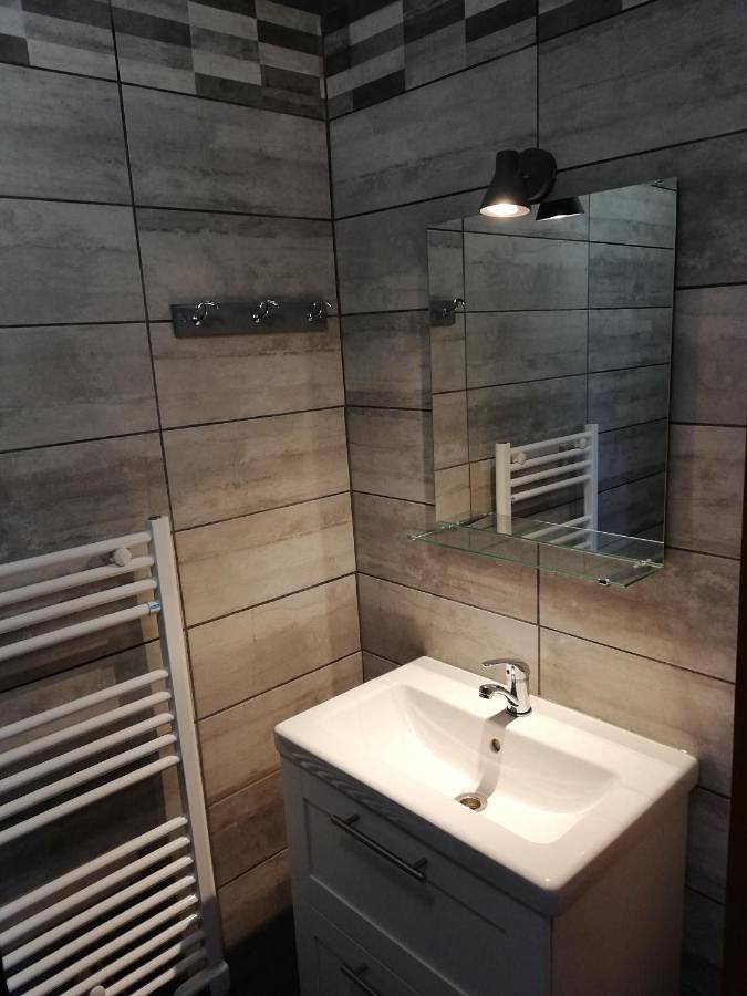 Location de vacances pour 6 personnes, avec vue ainsi que terrasse et jardin à Nauviale - 2