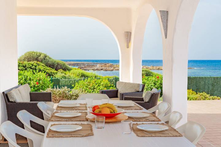 Villa Binicasal avec vue sur mer, terrasses, piscine et Wi-Fi. in Binissafuller, Sant Lluís