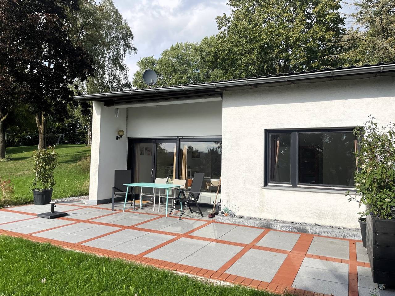 4-Personen-Ferienhaus am sonnigen Berghang mit Blick auf das Tal bei Husen, auf dem Lande in Lichtenau, Kreis Paderborn