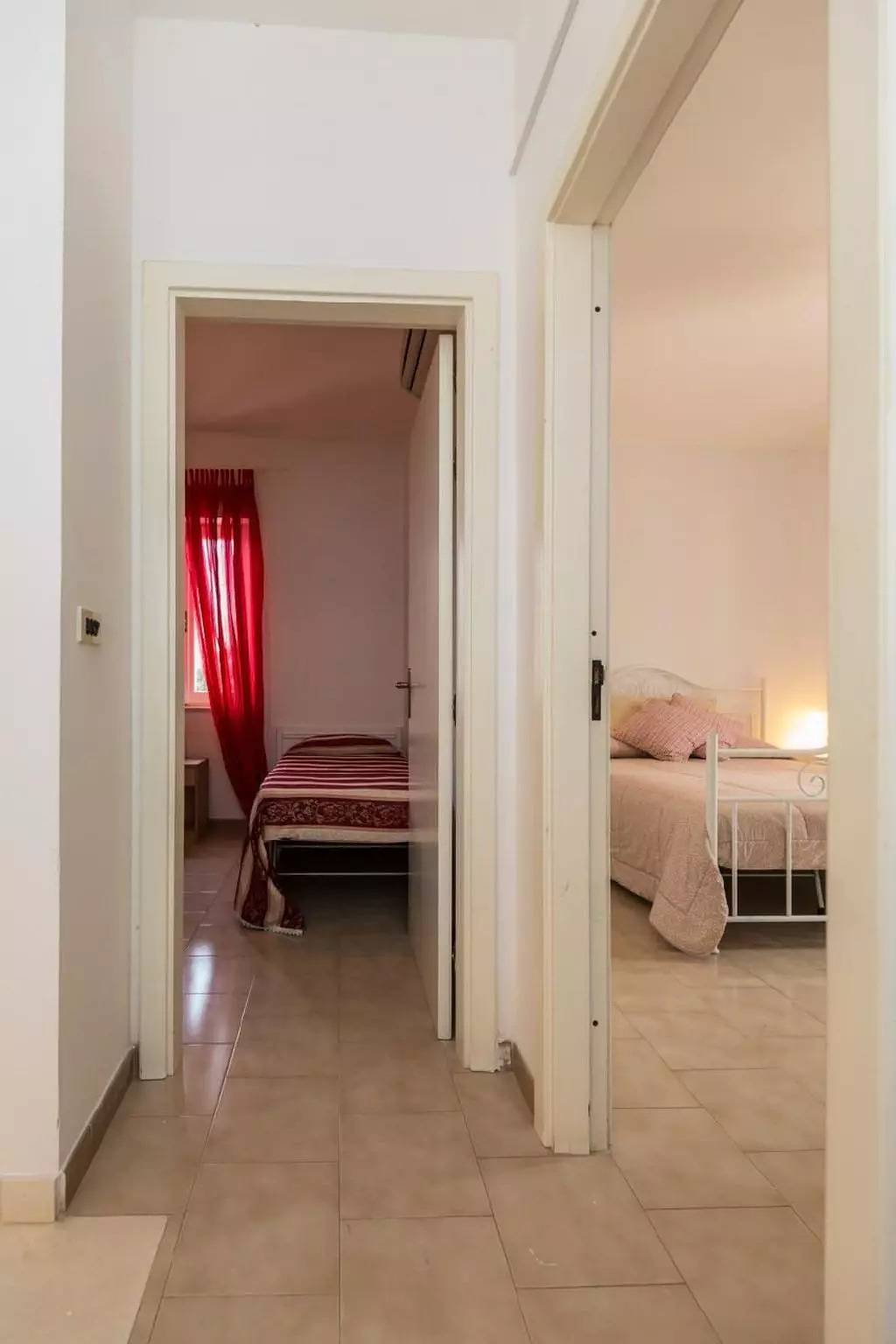 6 personas in Torre Santa Sabina, Carovigno