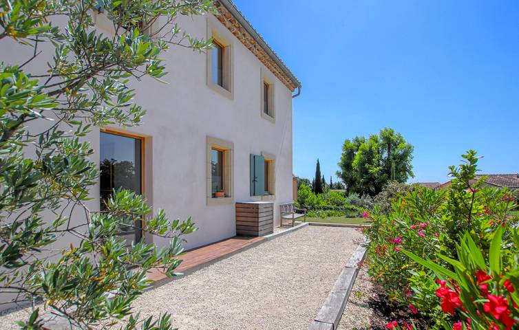 Location de vacances pour 8 personnes, avec jardin ainsi que terrasse et piscine à Grignan - 3