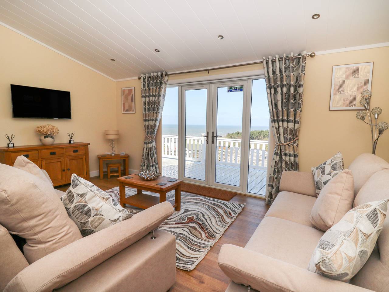 Mcauliffe Lodge in Borth, Cardigan Bay