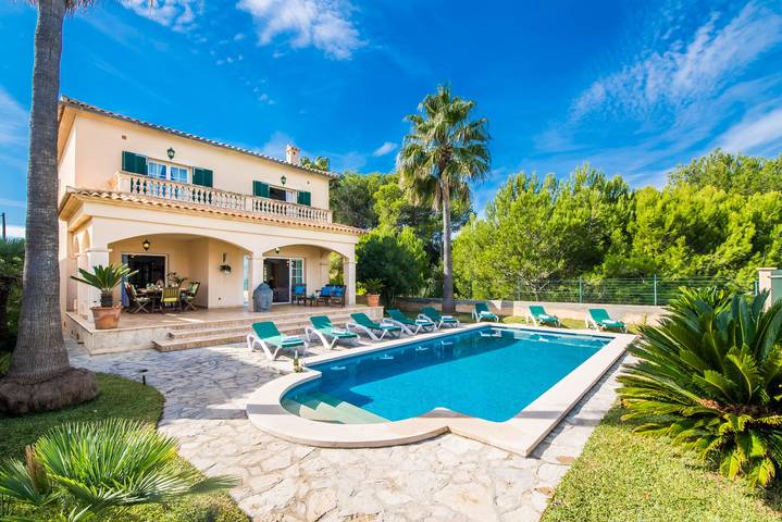 Finca mit Hund für 8 Personen, mit Terrasse und Garten in Alcúdia