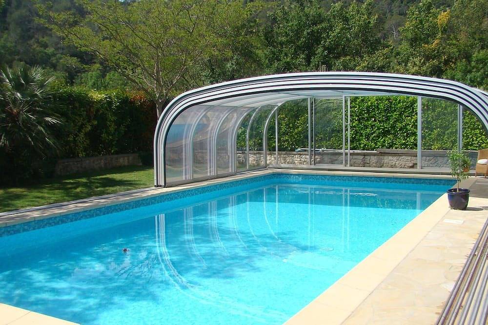 Entire Apartment Attached To The Main House in Belgentier, Mittelmeerküste (Frankreich)
