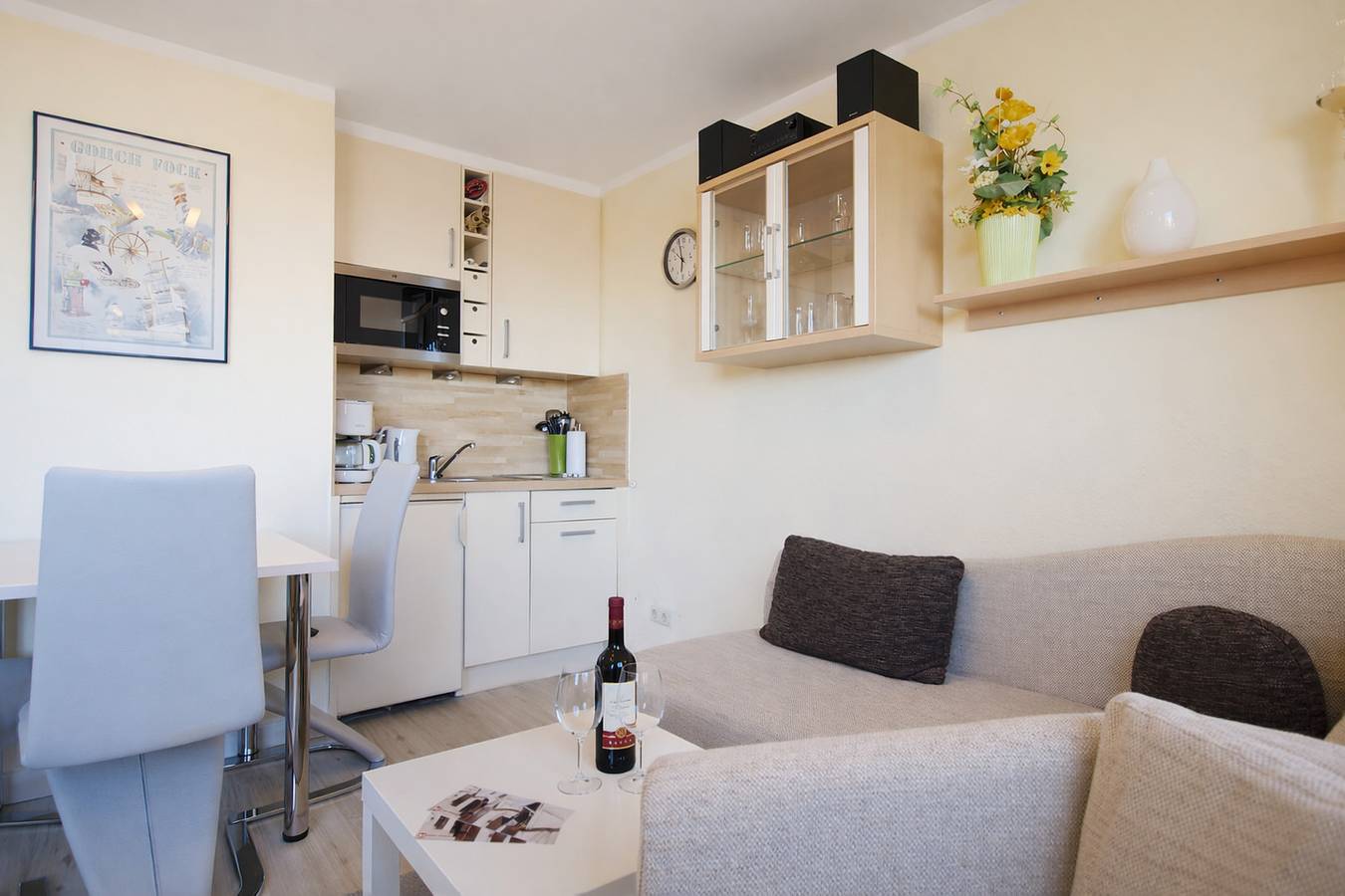 Ganze Wohnung, Ihre Exklusive Meerblick-Ferienwohnung für 2 Gäste in Warnemünde Strand, Rostock