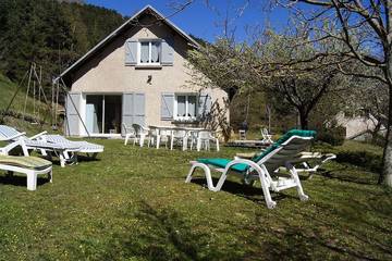 Gîte pour 12 personnes, avec jardin à La Motte-en-Champsaur