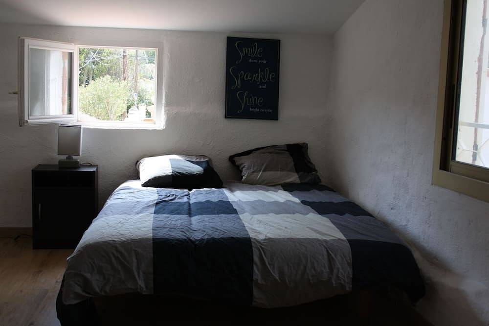 Beach house 200 m - Sailing school - 10 persons in Carry-le-Rouet, Istres region