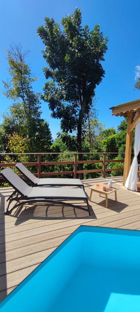 Location de vacances pour 2 personnes, avec terrasse ainsi que jardin et piscine à Bouillante - 4