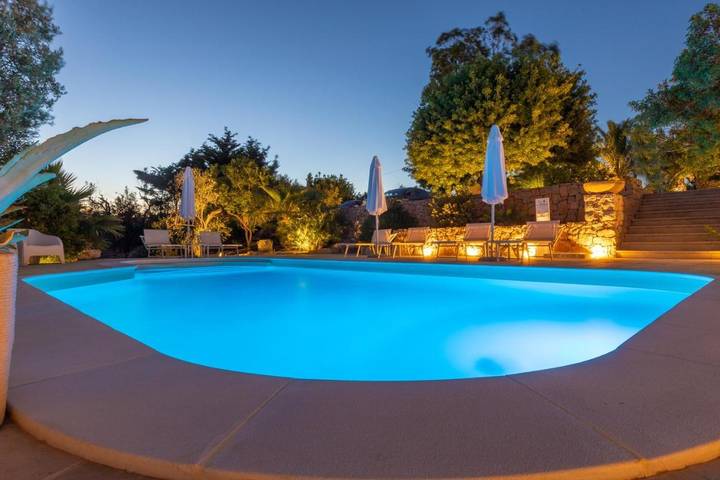 B&b per 3 persone, con panorama e piscina nonché giardino a Alliste