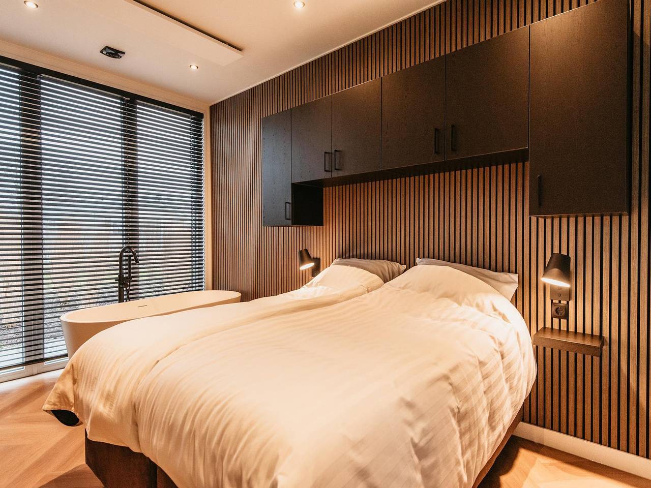 Schitterend chalet aan het water op een mooi park in Betuwe