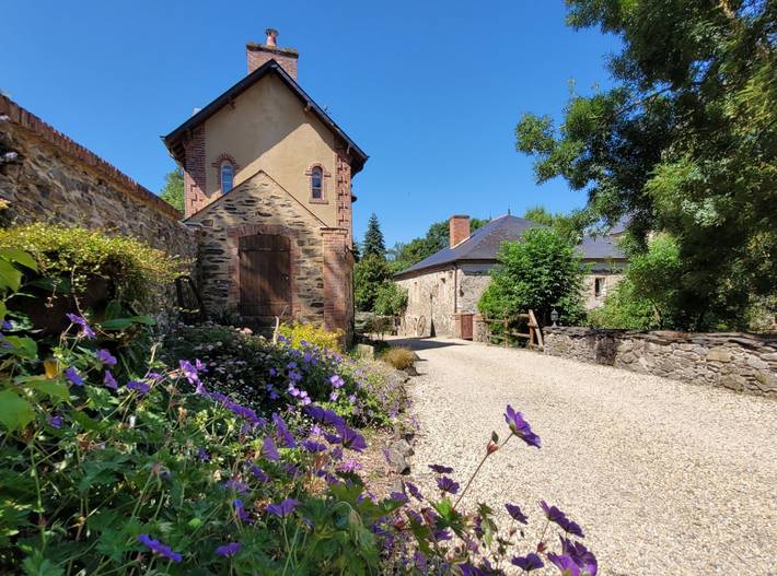 Location de vacances pour 28 personnes, avec jardin et terrasse dans les Pays de la Loire - 2