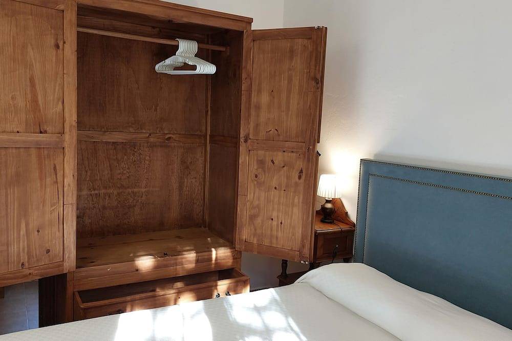 Andalusisches Haus in Malaga, Wifi, Terrasse, Garten, Schwimmbad Bbq Klimaanlage in Málaga (Este), Malaga