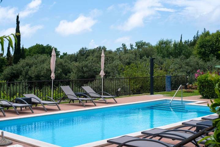 Holiday rental for 2 people, with Balcony and Terrace as well as Garden and Pool in Mlini