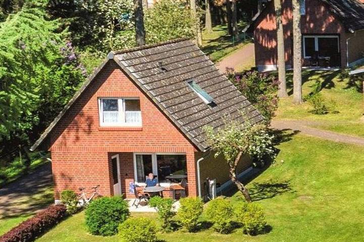 Ferienpark für 6 Personen, mit Garten und Terrasse sowie Pool, mit Haustier in Plau am See - 3