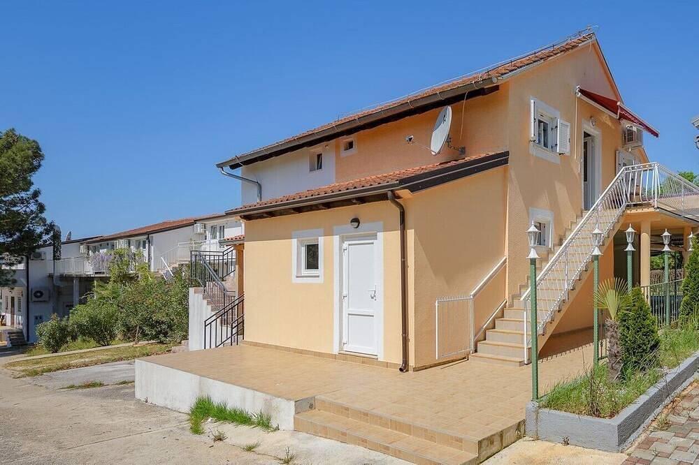 Cijeli apartman, Studio apartment near the beach - Amore 2 in Umag, Umag Region
