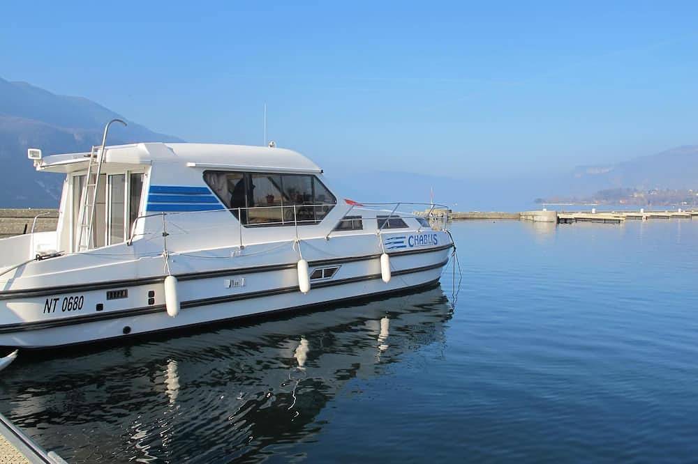 Penichette Habitable Tout Confort à quai- Lac Du Bourget - Savoie in Aix-les-Bains, Région de Chambéry