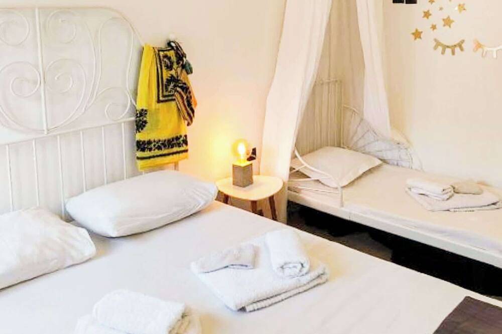 Marilous House - Skyros Beachfront Getaway in Achilli, Skyros
