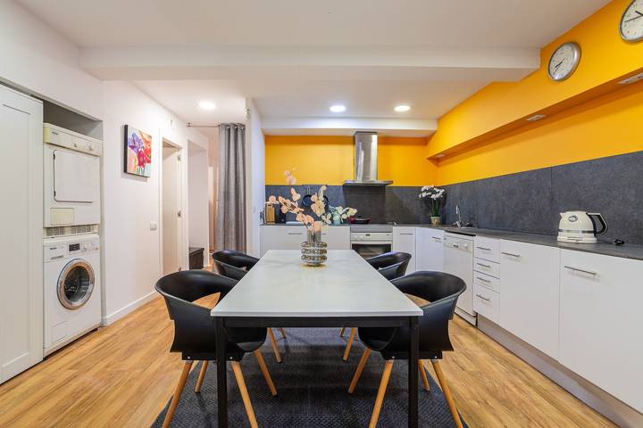 Apartamento entero, Apartamento 'Orange Loft' con Wi-Fi y aire acondicionado in Gerona, Gironés