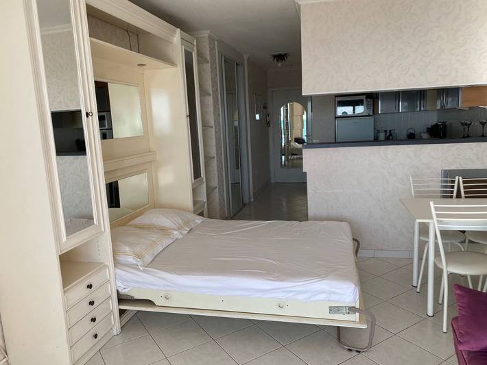 Gîte pour 3 personnes, avec terrasse dans Plage de Juan-les-Pins - 4