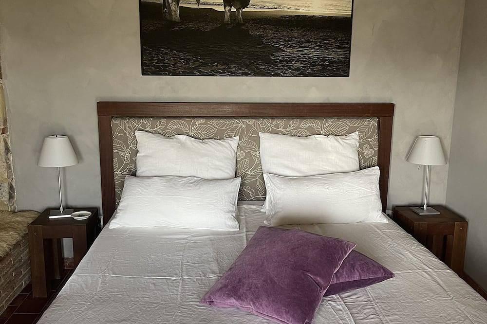 Romantic Hideaway in an Old Olive Grove - Ecotourism - Huge Pool in Campagnatico, Provincie Grosseto