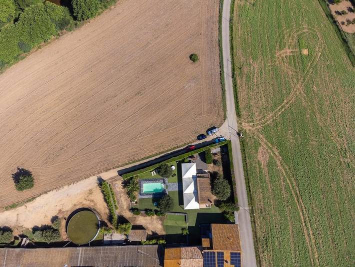 Casa rural para 9 personas, con Terraza y Jardín además de Piscina y Vistas en Bescanó - 4