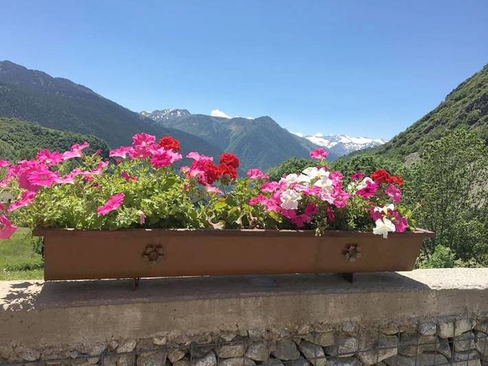 Gîte pour 8 personnes, avec vue et terrasse, animaux acceptés dans Arties - 2