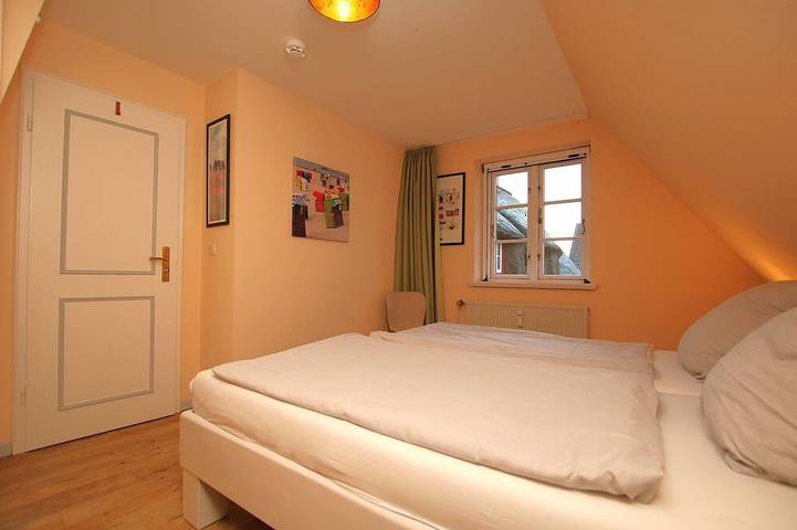 Ganze Wohnung, Ferienwohnung in Wrixum, mit 2- Zimmern auf 51m² im Reetdachhaus in Nordfriesische Inseln (Schleswig-Holstein) (Schleswig-Holstein), Wrixum