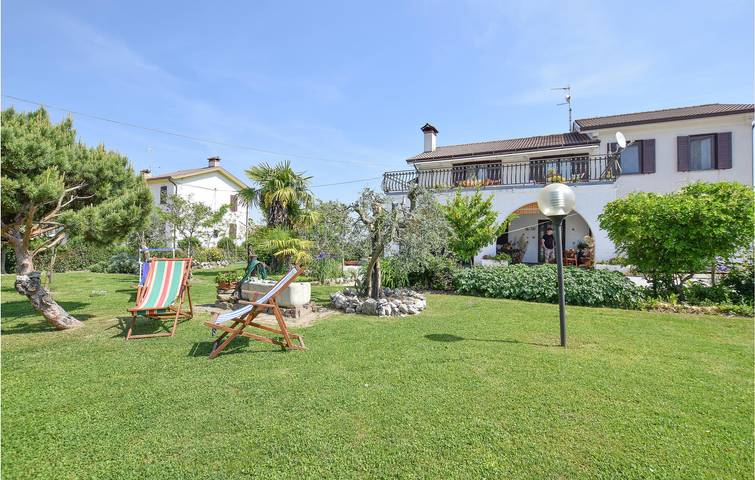 Gîte pour 6 personnes, avec Terrasse et Jardin à Grado