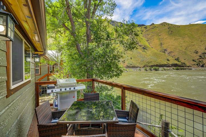 Vacation house for 4 people, with yard and terrace, with pets in Idaho