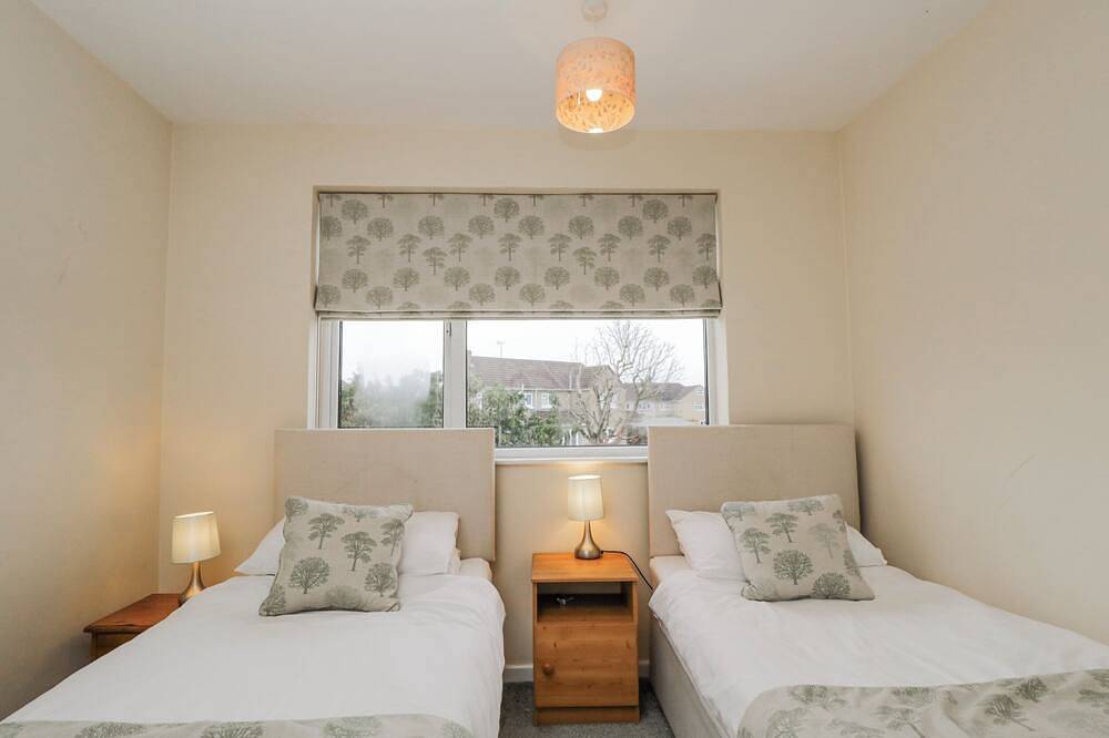 Lavender Harmony House, with a garden in Swindon in Swindon, Zuid-West Engeland